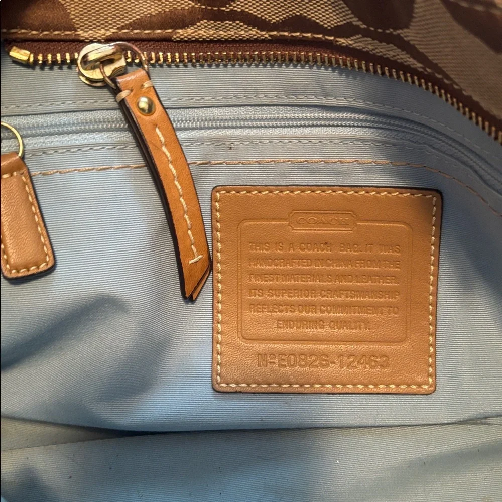 Coach purse with Bow Accent - Picture 8 of 8